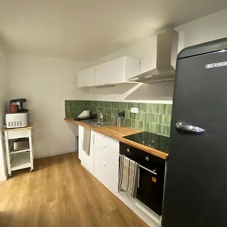 Daire Charmant T2 Proche Arenes