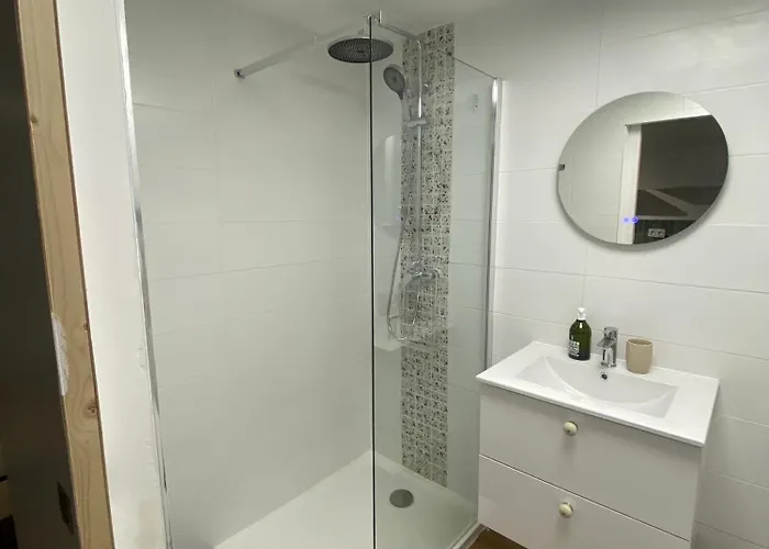 Charmant T2 Proche Arenes Appartement *